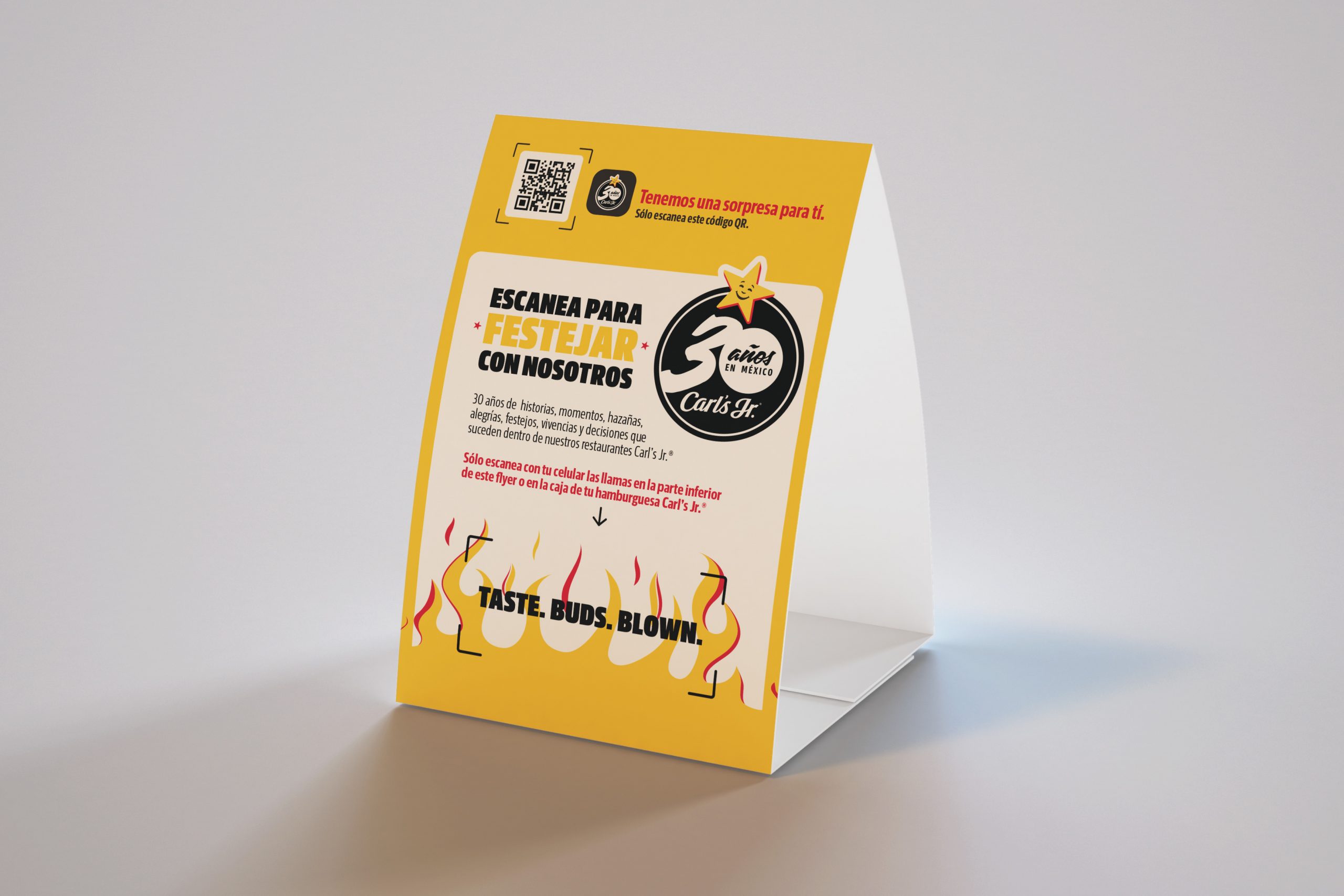 carlsjr_30-aniversario_tent_card_mockup